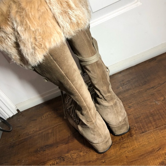 Stuart Weitzman Beige Y2K Suede Fur Trim Lace Up Troll Winter wedge Boots - Picture 6 of 9